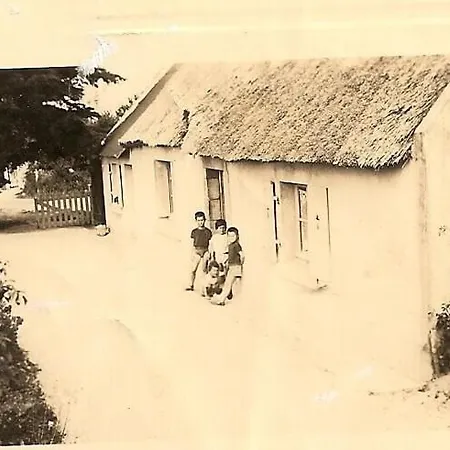 Adorable Chaumiere Traditionnelle A Pied * Fouesnant